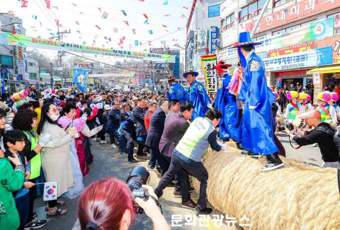 3000명 한마음 줄당기기…함안 칠원고을줄다리기 20일 개막