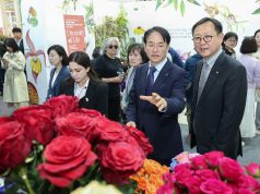 호수공원 가득 채운 1억 송이 꽃물결…고양국제꽃박람회 화려한 개막