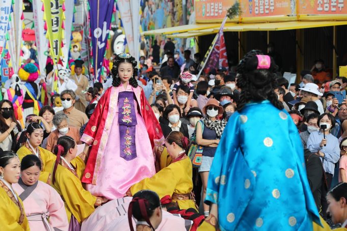 축제 속에서 살아난 천년의 몸짓…안동 무형유산 대동무대 오른다