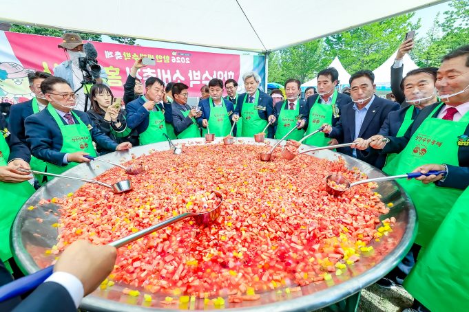 3일간 9만5000명 몰린 함안…수박·가요·댄스 어우러진 축제 열기