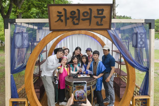 숲속 책마당 된 경주엑스포…주말 이틀간 5천명 발길