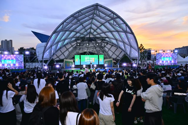 “설악의 밤 뜨겁게 물들였다”…설악무산문화축전, 8만 인파 속 성료