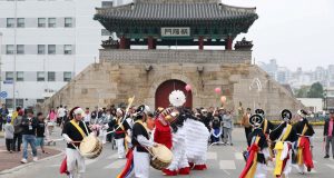 아이들로 가득 찬 홍성 도심, 뛰고 배우는 역사 축제 3만 8천 명 발길