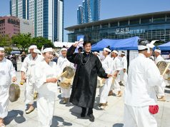 부산역에 울려 퍼진 밀양아리랑… BTS 콘서트 관람객 사로잡은 밀양 홍보전