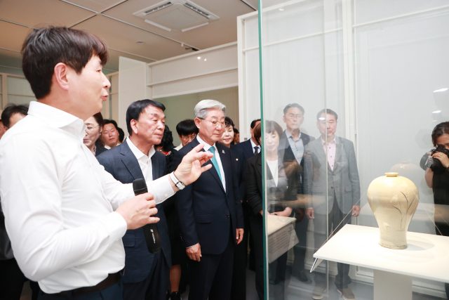 국보가 의령에 왔다…고려 상감청자·이건희 컬렉션 한자리에서 만난다