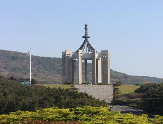 사이렌 울리는 1분의 묵념…부산, 현충일 맞아 순국선열 희생 기린다