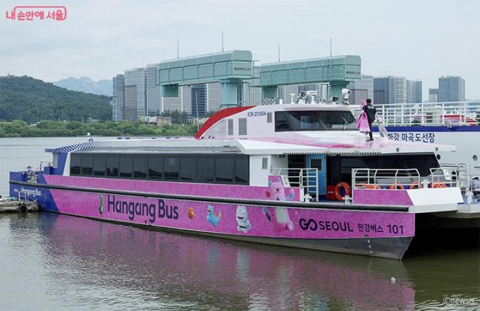 “한번 타보니 또 찾게 되네”…한강버스 이용객 33만 명 돌파