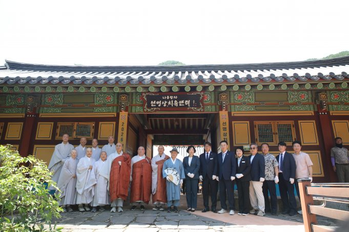 영덕, 나옹왕사 선명상 치유센터 개원…체류형 치유관광 본격 시동
