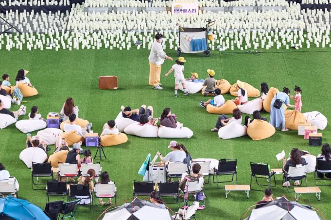 부산관광공사, 관광축제 연계 도서 나눔… 복지관에 587권 기증
