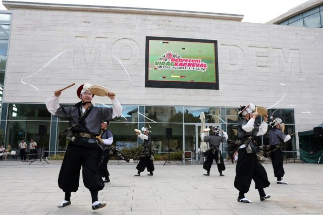 동유럽 매료시킨 함안의 가락… 풍물패청음, 헝가리 꽃 카니발 누볐다